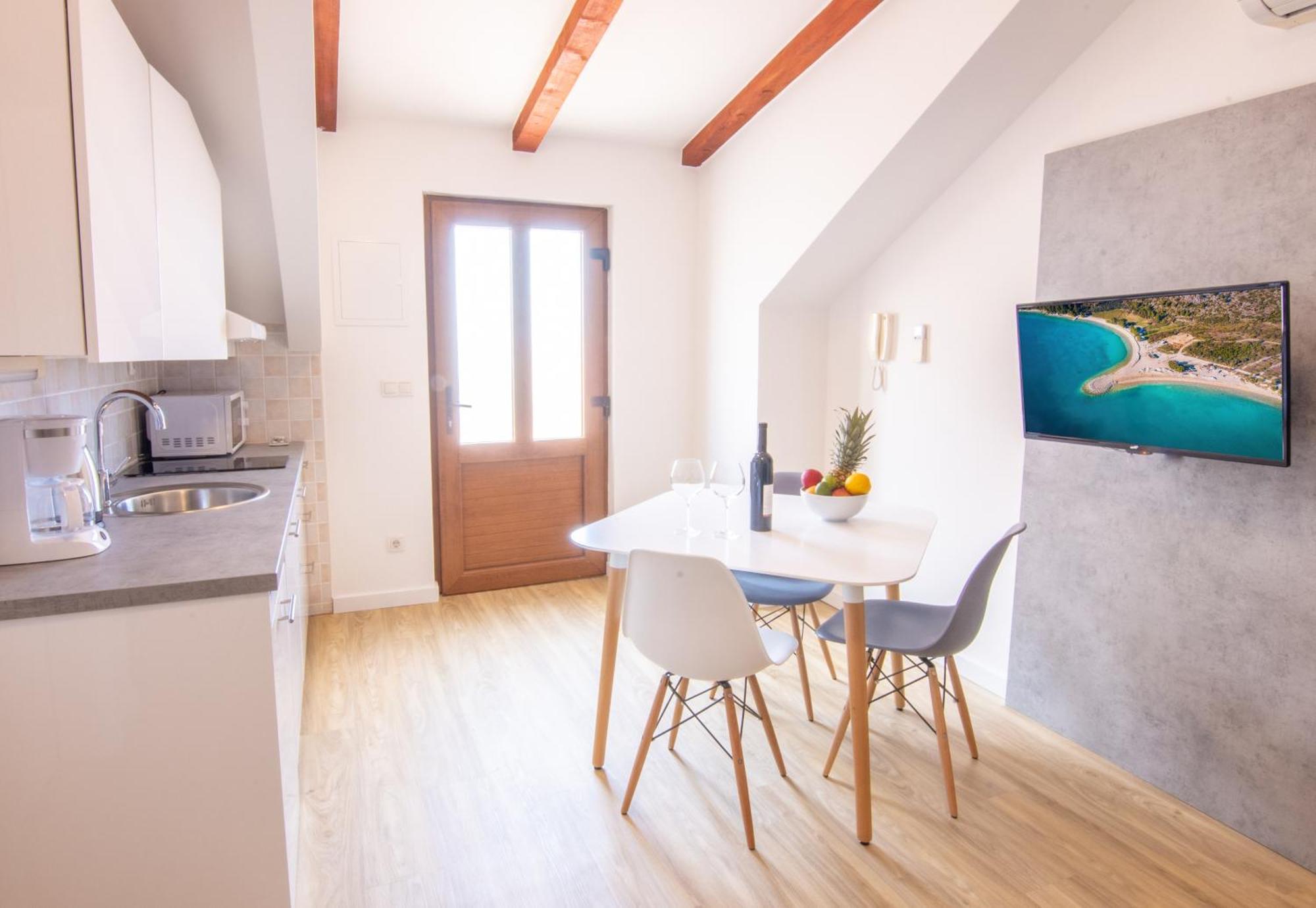 Bed & Breakfast Portun In The Center Baška Voda エクステリア 写真